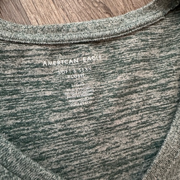 Bundle of American Eagle tops medium - Picture 4 of 9